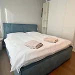 Appartement Vapartment Eurovea Bratislava, Private Parking