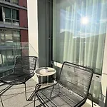 Vapartment Eurovea 2 Bratislava, Private Parking Apartmán *