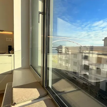 Vapartment Eurovea 2 Bratislava, Private Parking アパート *