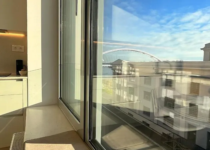 Vapartment Eurovea 2 Bratislava, Private Parking Апартаменти *